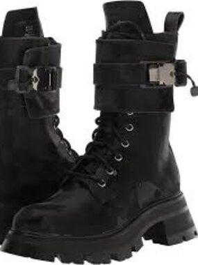 DKNY Women's Lace-up Lug Sole Combat Fashion Boot